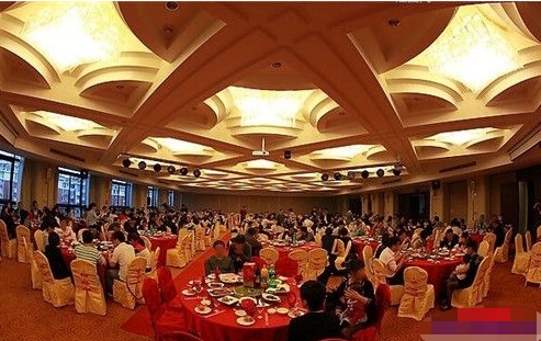 ���ھƵ굱����Ա����¶һ������׬Ǯ�ľ������ܣ�8210 ����:��Ե��Դ�� ����ID:93794 